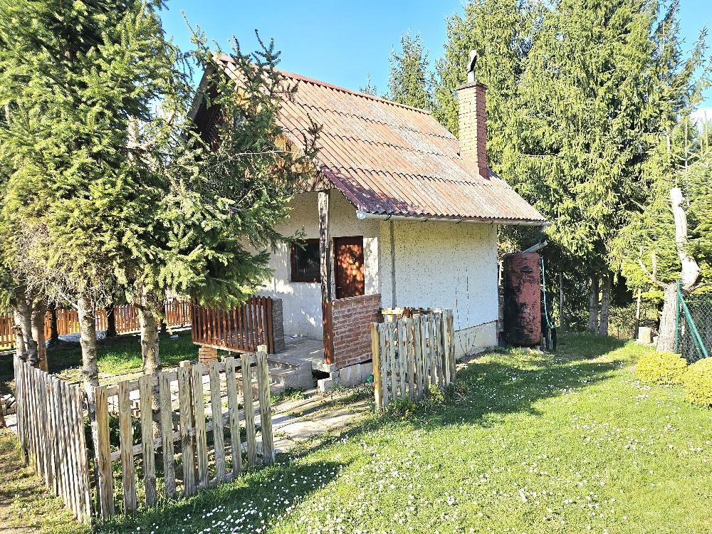 PRENÁJOM záhradná chata s pozemkom-BÁNOVCE NAD BEBRAVOU-284 m2