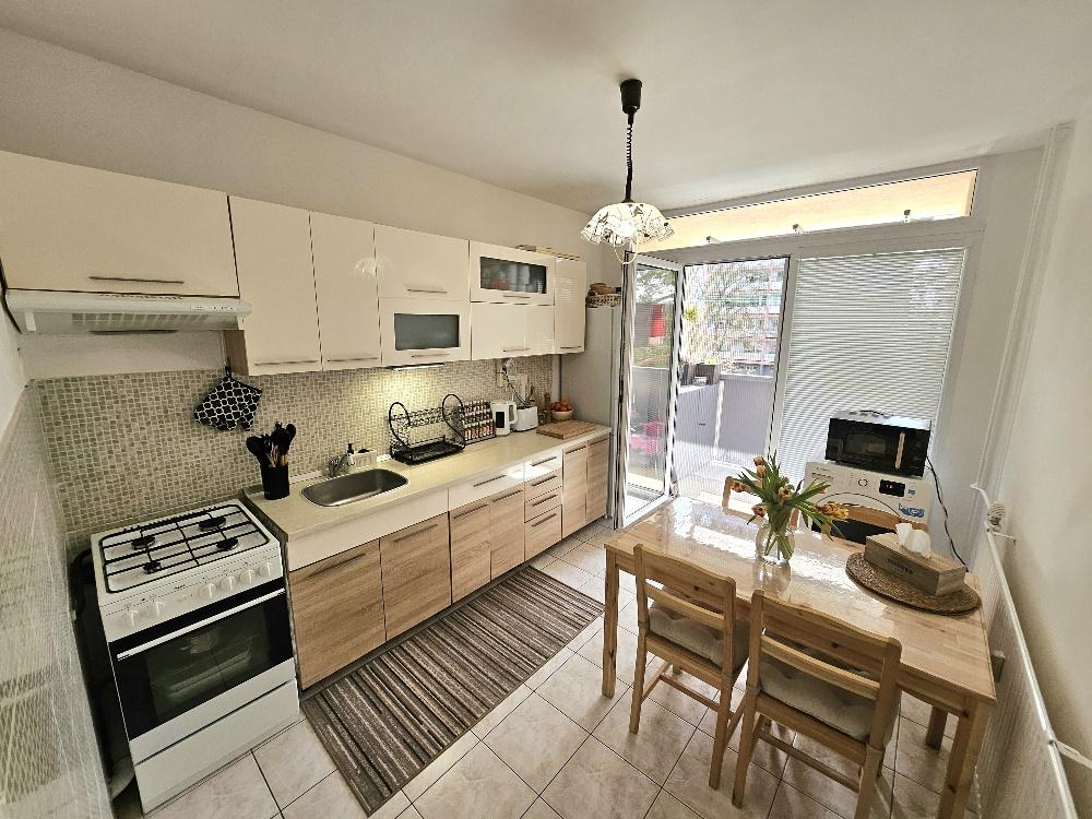 PRENÁJOM Bánovce nad Bebravou/3 IZBOVÝ BYT/DUBNIČKA/LOGGIA/PIVNICA