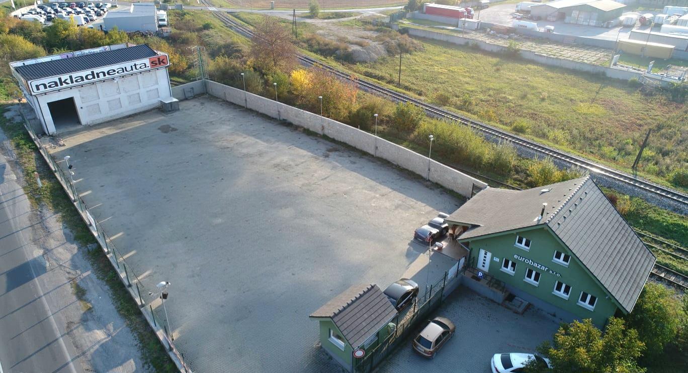 Komerčný areál pri hlavnom ťahu –Bánovce nad Bebravou 2466m2