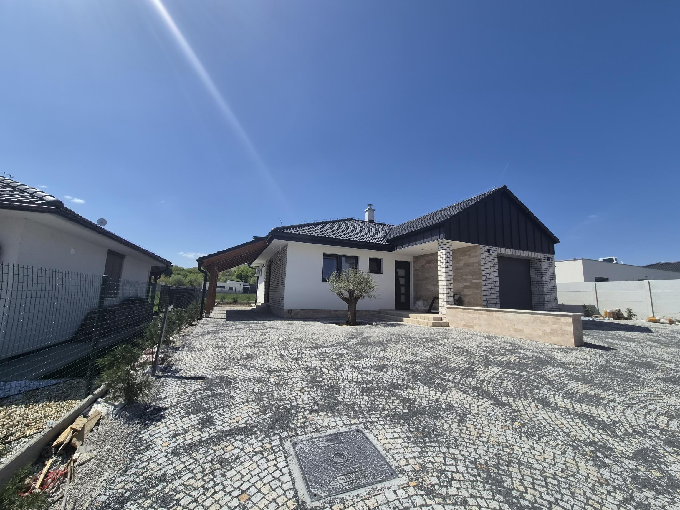 4 izbový moderný bungalov Trenčianske Jastrabie - prenájom