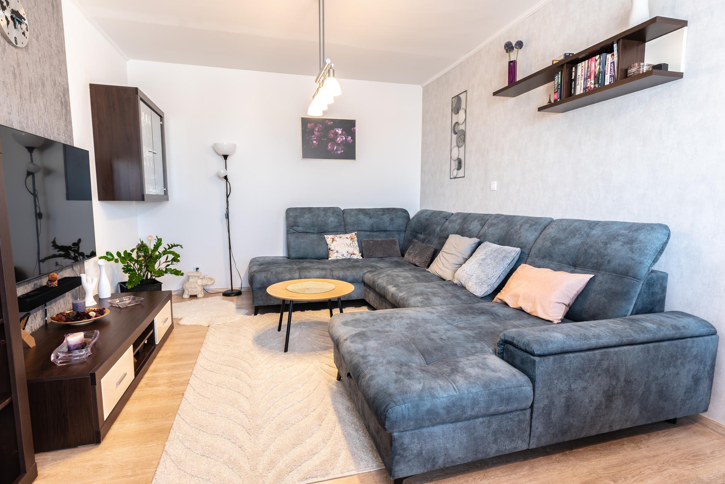 Na predaj 3-izbový byt po čiastočnej rekonštrukcii, s balkónom, komorou a pivnicou, Šaľa - Veča