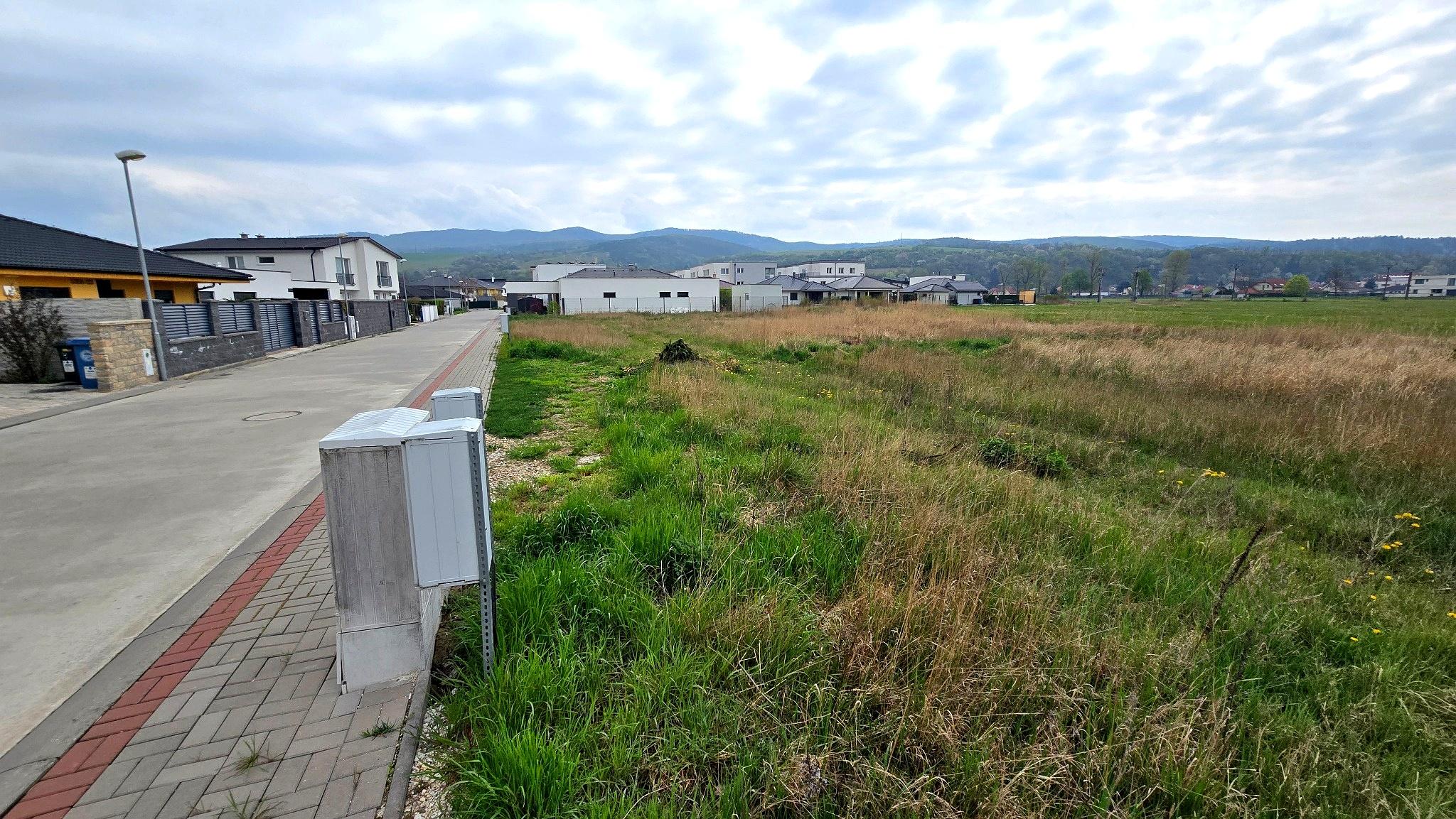 Stavebný pozemok v obci Banka pri Piešťanoch – 790 m²