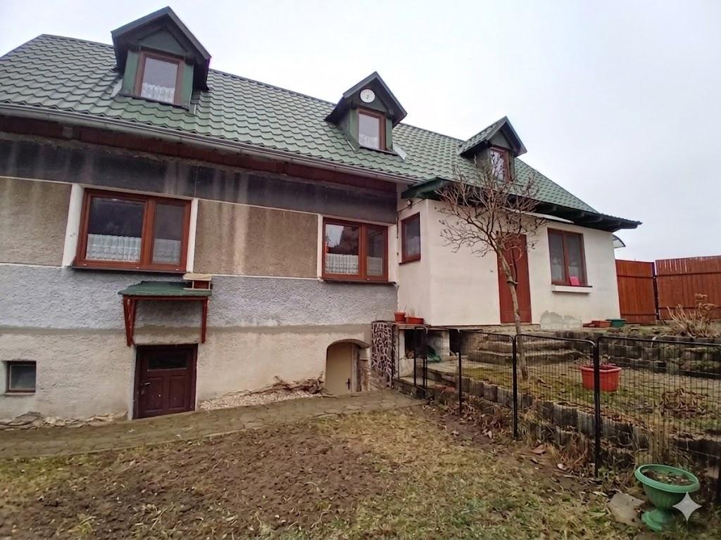 Rodinný dom, Vršatské Podhradie, okres Ilava