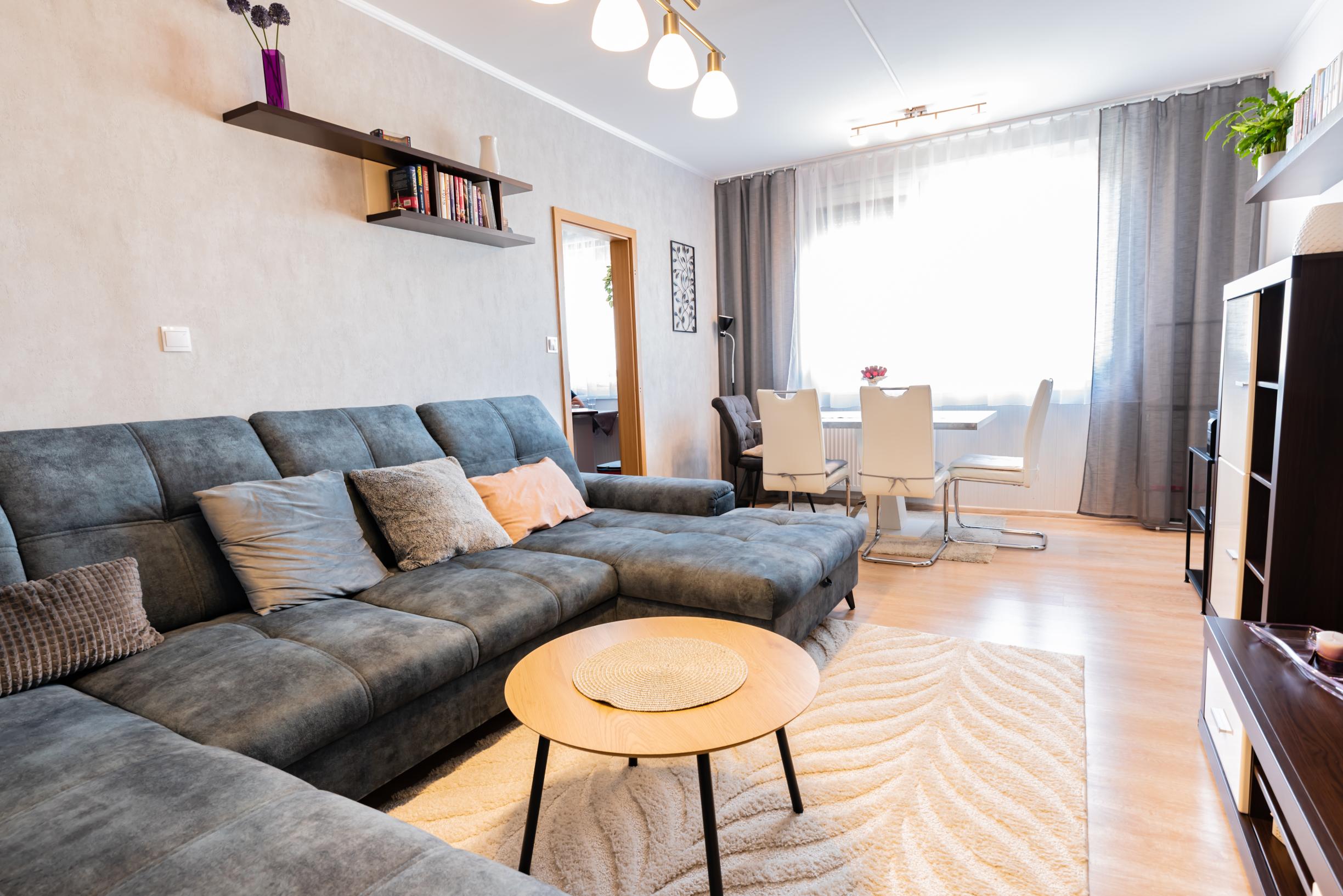 ZNÍŽENÁ CENA - 3-izbový byt po čiastočnej rekonštrukcii, s balkónom, komorou a pivnicou, Šaľa - Veča