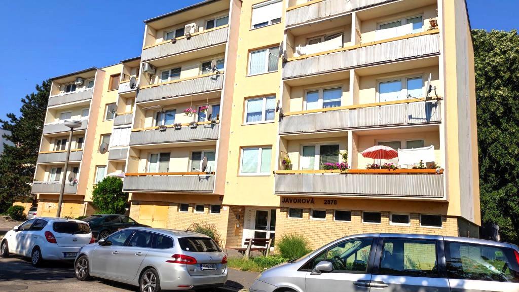 3-izbový byt s veľkou loggiou po rekonštrukcii, Javorova Piešťany