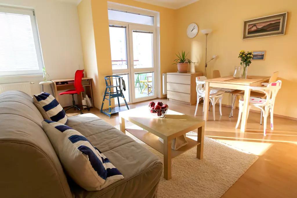 Na prenájom krásny a veľký 1-izbový byt s balkónom, 48 m², Agátová ul. Dúbravka, voľný od 15.8.2026