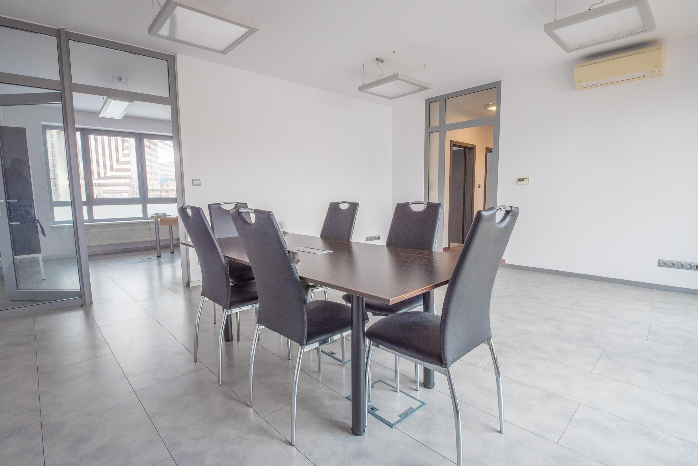 Reprezentatívne administratívne priestory s terasou, Dunajská ul. 124 m², od 08/2026