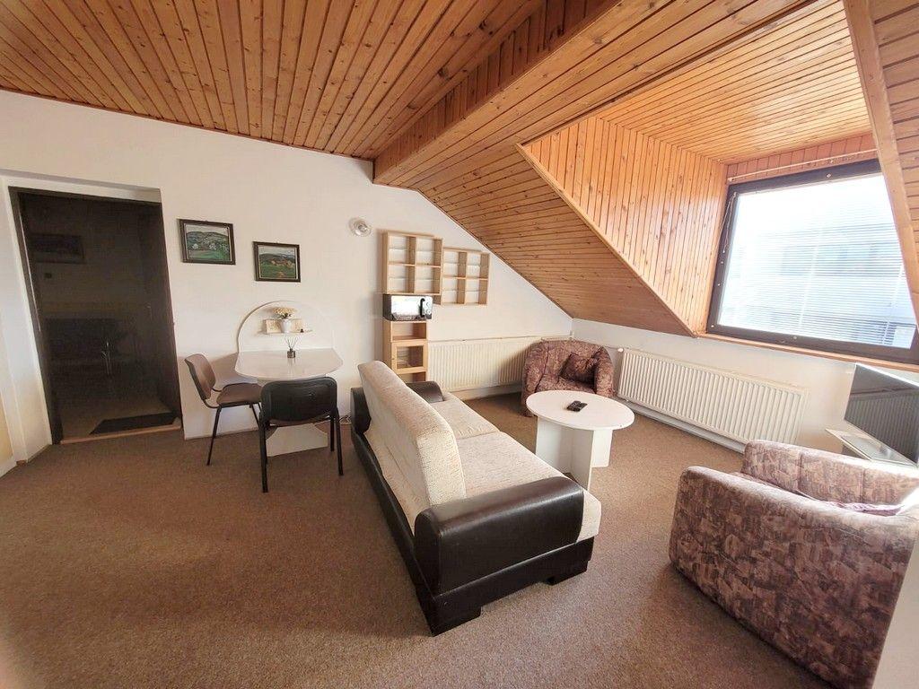Na prenájom 2 izbový byt s parkovaním Pod Párovcami, Piešťany.