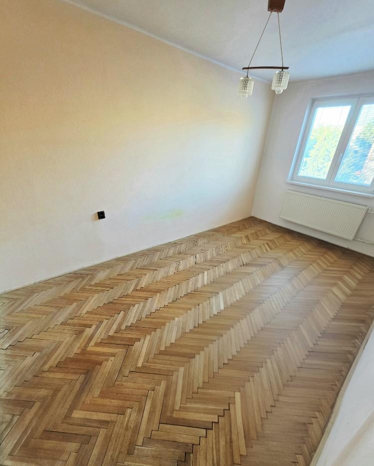 3 izbový byt Bánovce nad Bebravou/CENTRUM/62 m2 LOGGIA/PIVNICA