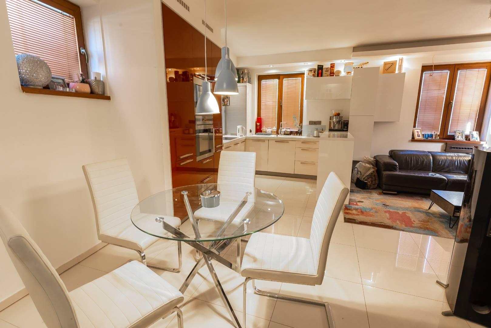 Na predaj výnimočný 3-izbový rodinný dom, 249 m², Vajnory