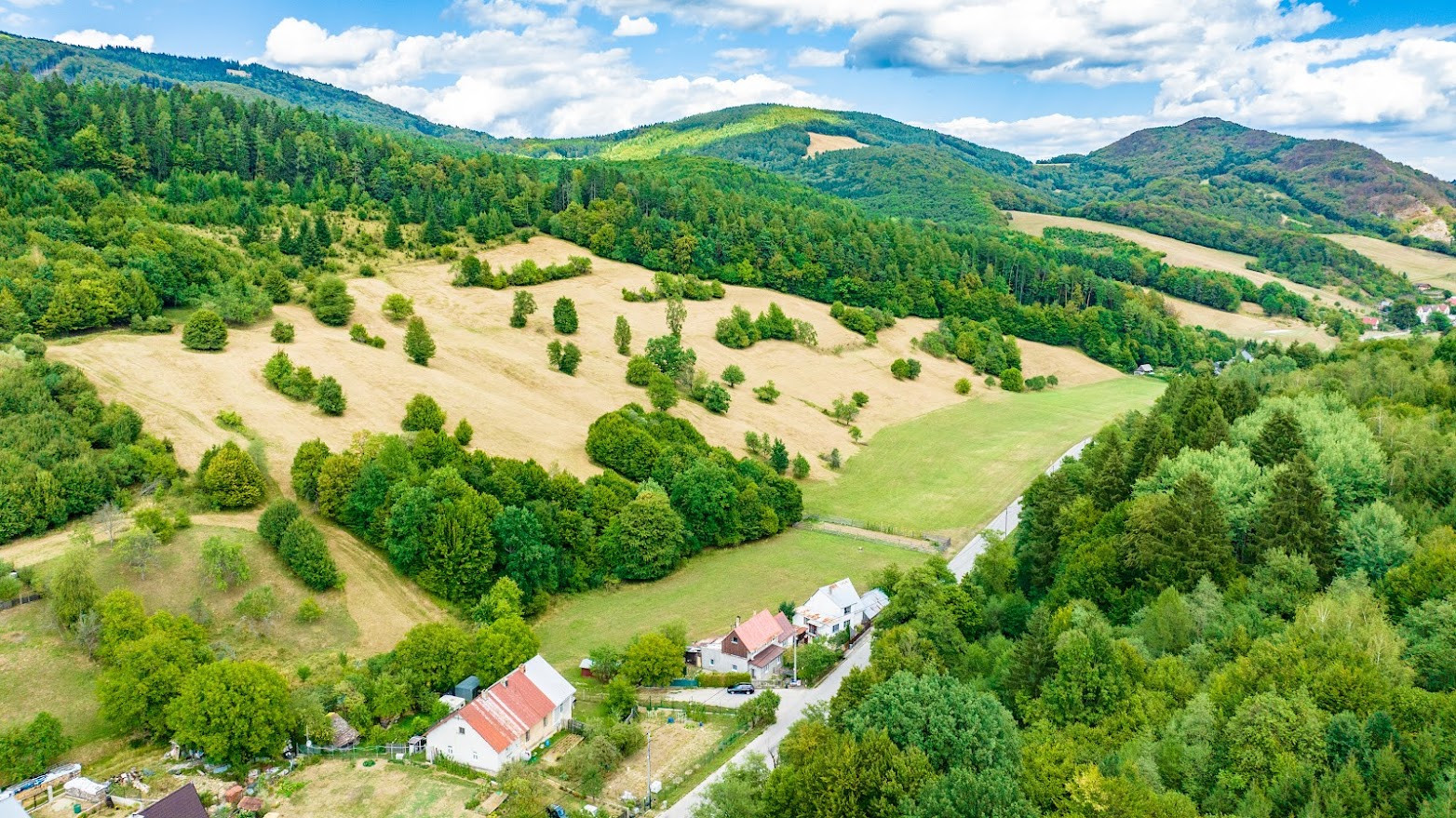 Predám Rodinný dom Červený Kameň, pozemok 340 m2