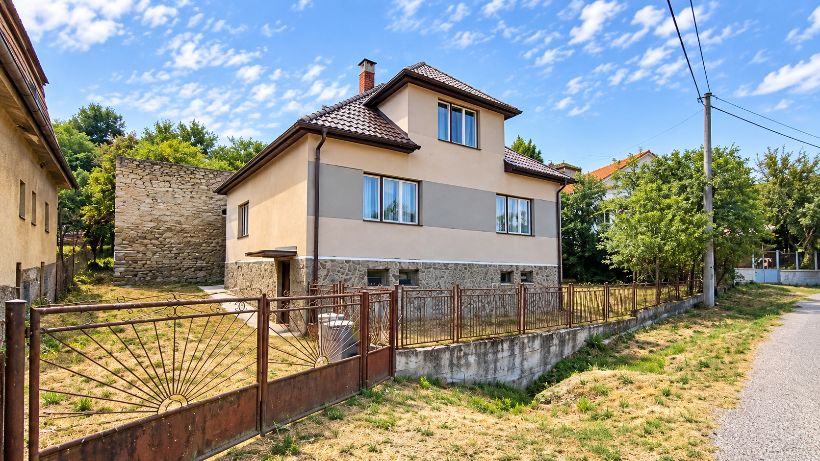 Rodinný dom s krásnym pozemkom v obci Kšinná /POZEMOK 831 m2