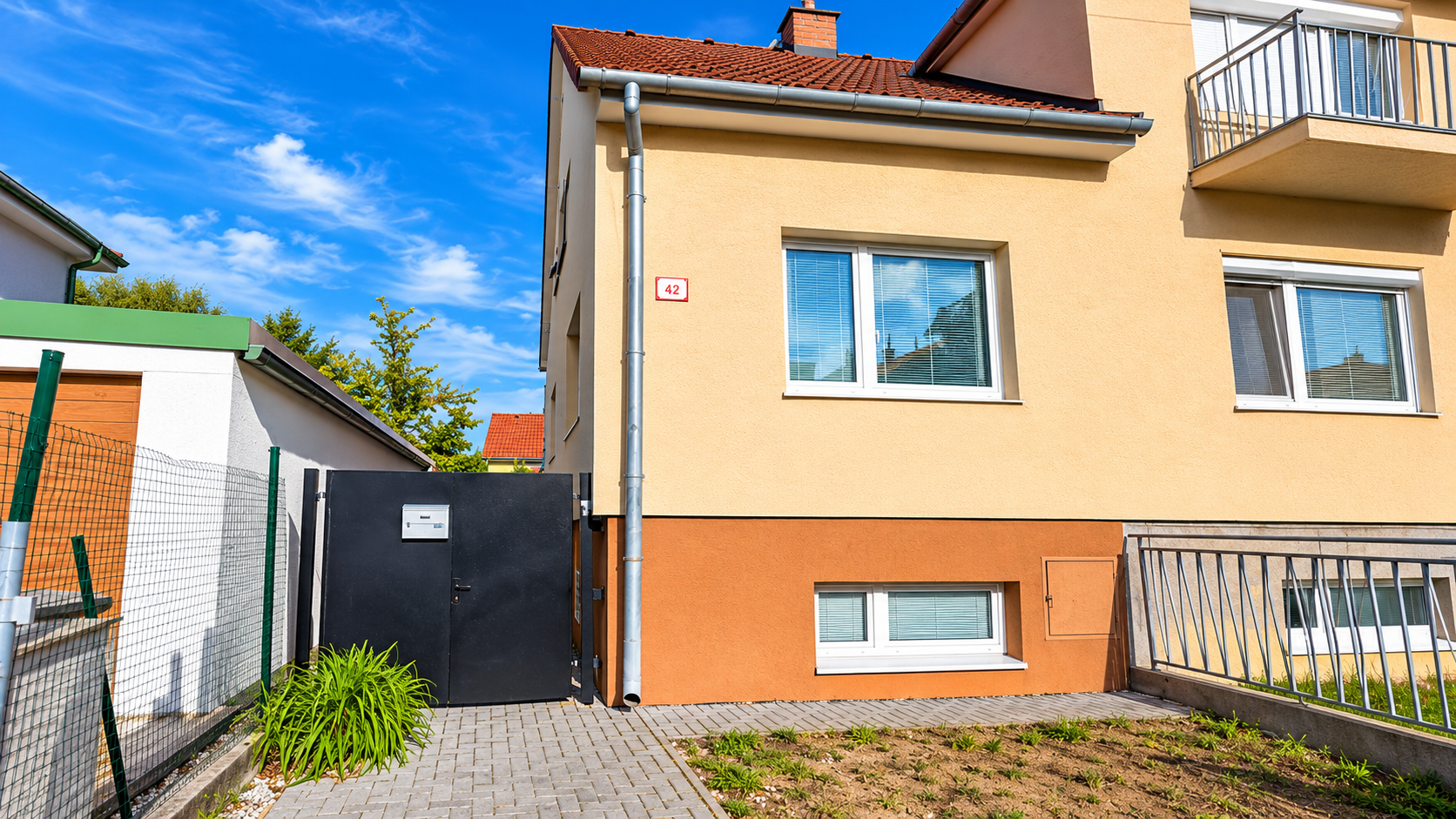 Útulné a kompletne zariadené bývanie v rodinnom dome so záhradkou – Piešťany, Floreát