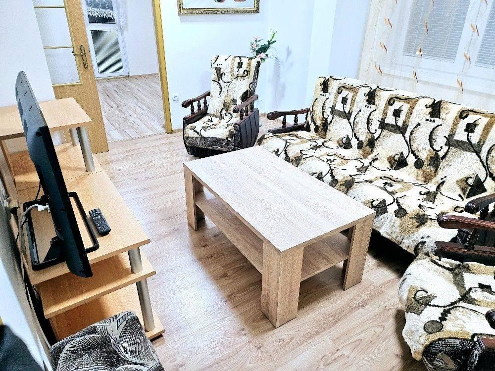 PRENÁJOM 3 IZBOVÝ BYT / CENTRUM / LOGGIA / PIVNICA / ZARIADENÝ
